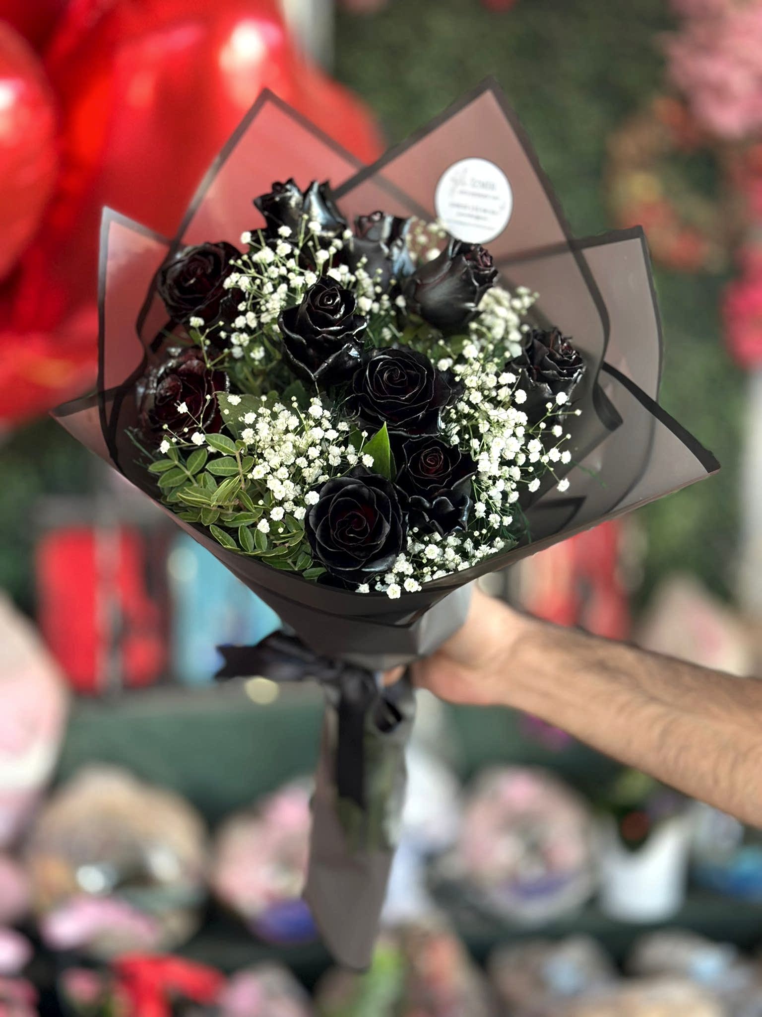 10 Adet Siyah Gül Buketi